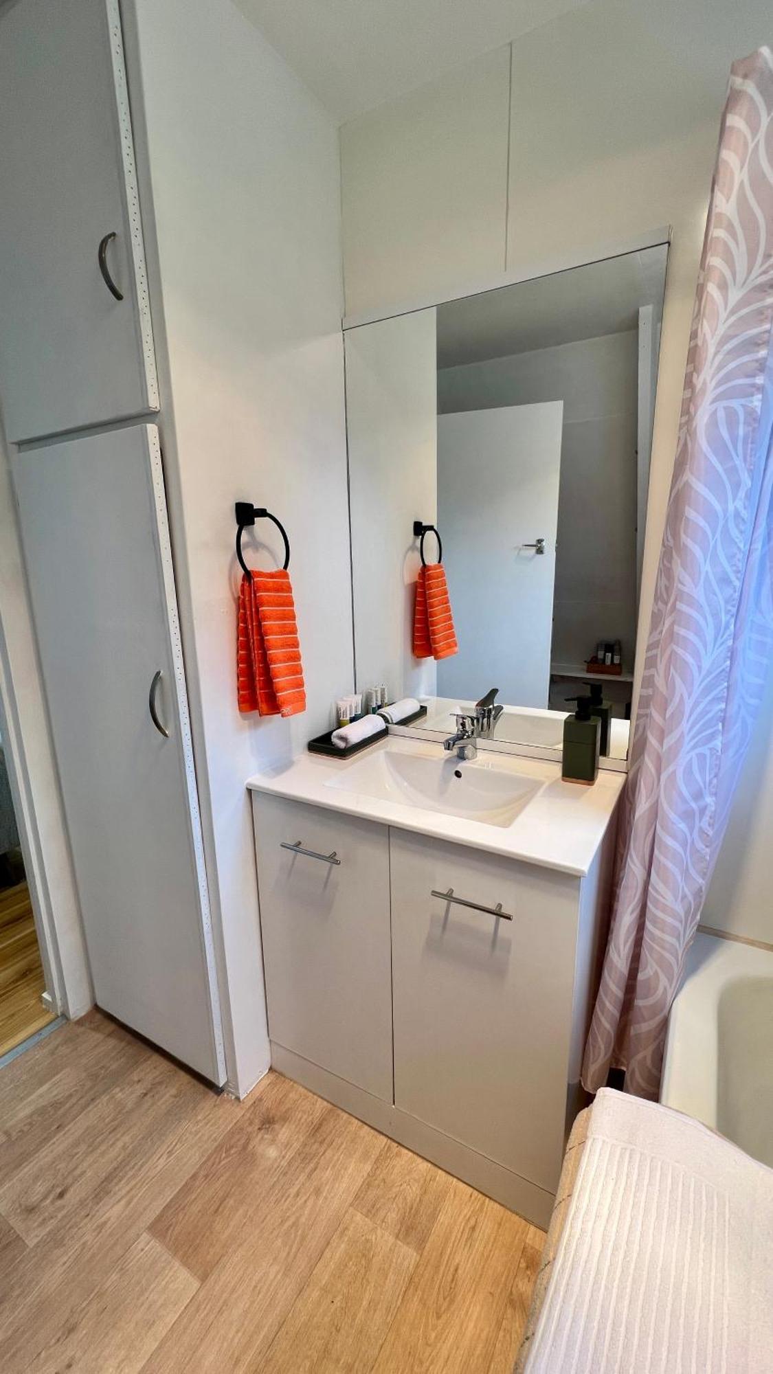웨스트포트 Waterfront Living Redefined 빌라 외부 사진